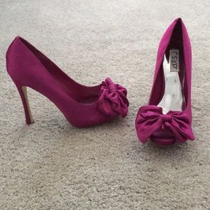 Bright purple / fuschia peep toe bow heels